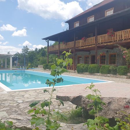 Etno Selo Vrelo & Camping Guest House เบราเน ภายนอก รูปภาพ