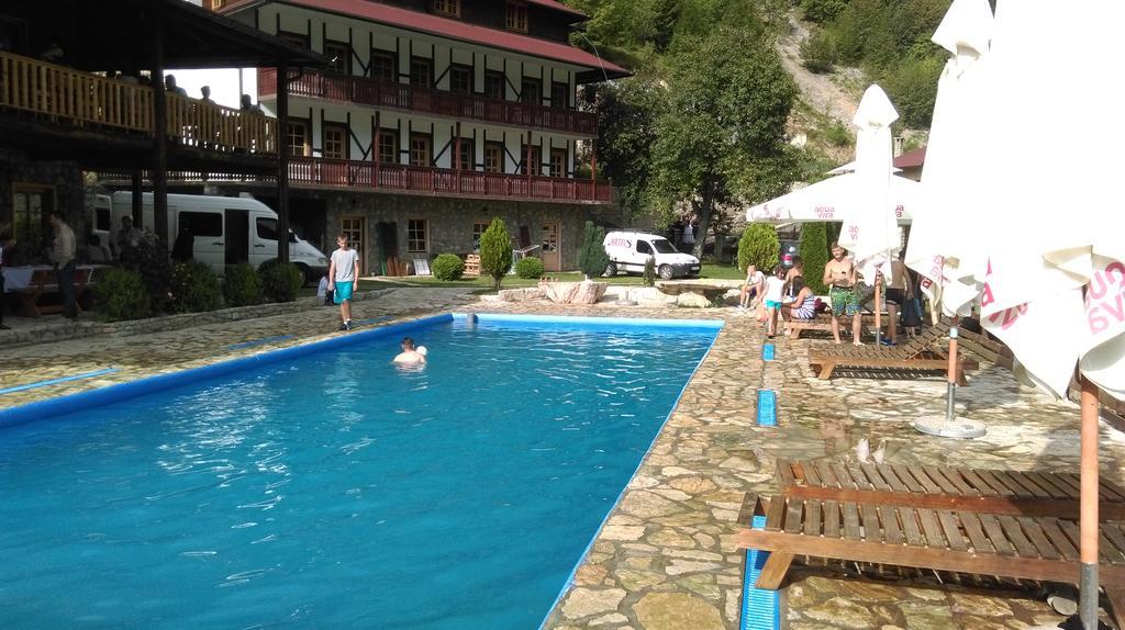 Etno Selo Vrelo & Camping Guest House เบราเน ภายนอก รูปภาพ