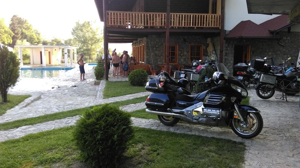 Etno Selo Vrelo & Camping Guest House เบราเน ภายนอก รูปภาพ